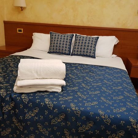 רומא Rainbow Guest House מראה חיצוני תמונה