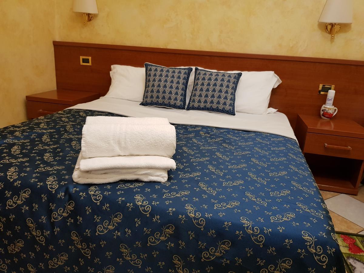 רומא Rainbow Guest House מראה חיצוני תמונה