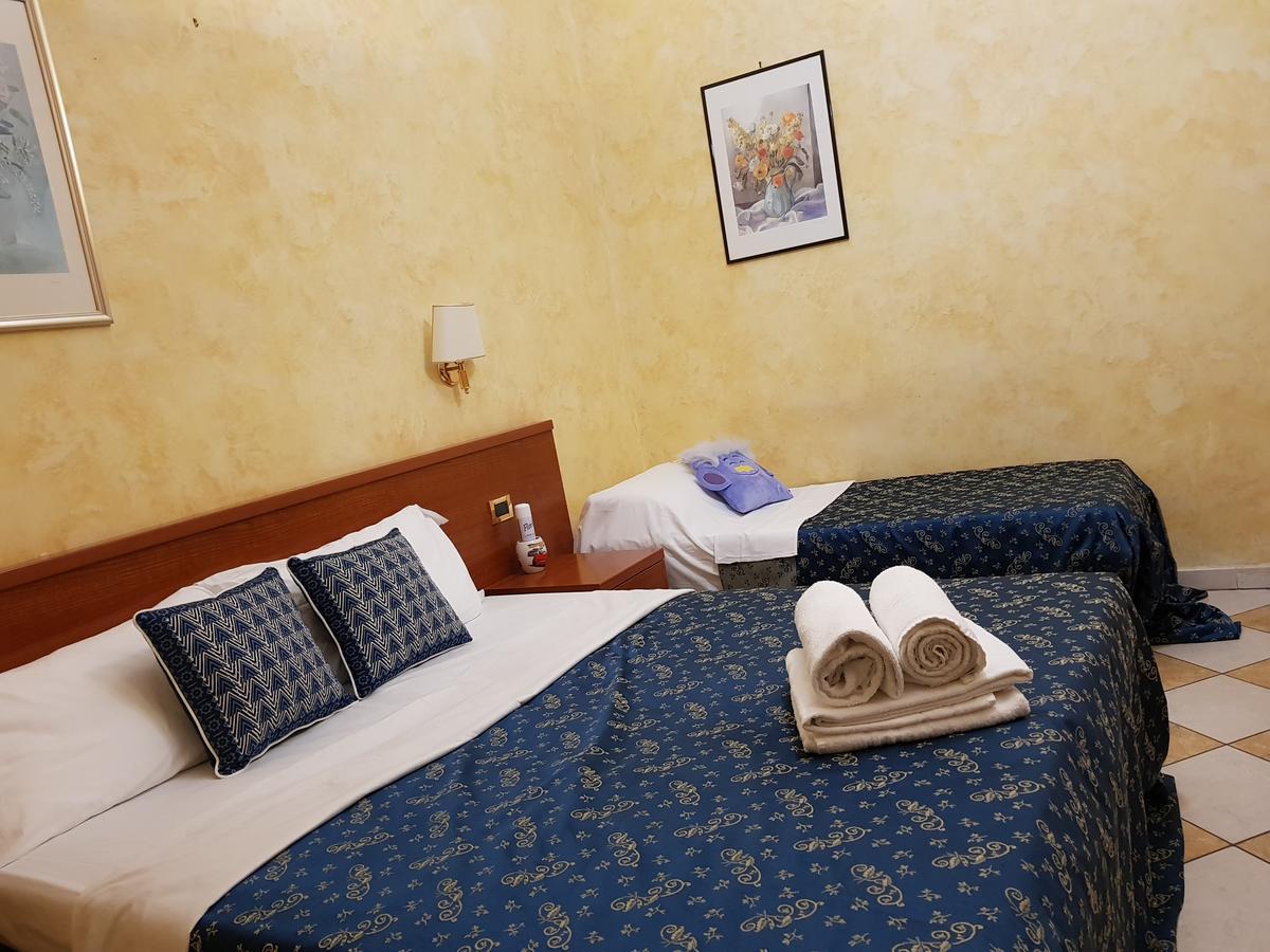 רומא Rainbow Guest House מראה חיצוני תמונה