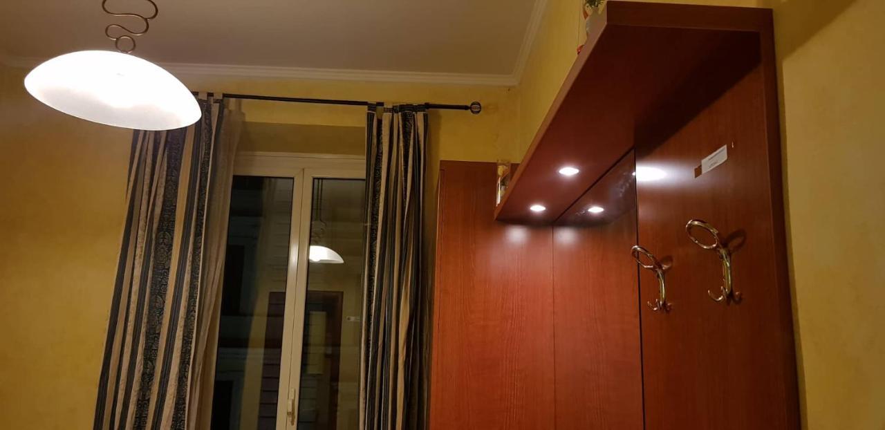 רומא Rainbow Guest House מראה חיצוני תמונה