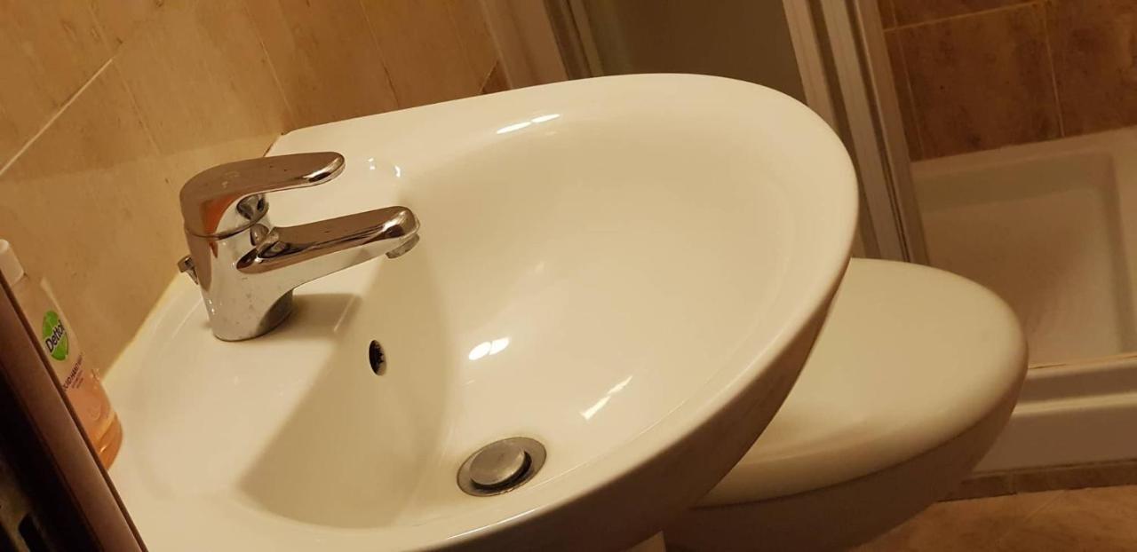 רומא Rainbow Guest House מראה חיצוני תמונה