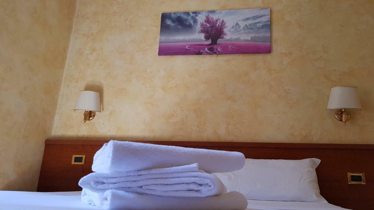 רומא Rainbow Guest House מראה חיצוני תמונה